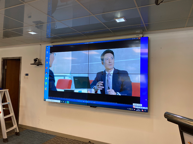 深圳莲花村3.5拼接屏2X2